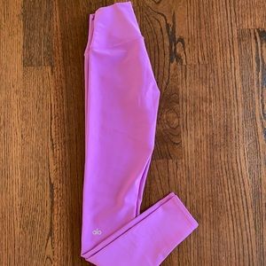 HIGH-WAIST AIRLIFT LEGGING
